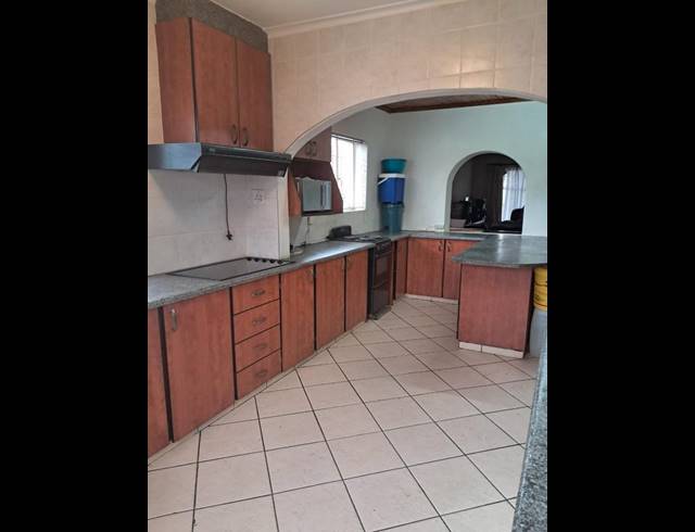 3 BEDROOM HOUSE FOR SALE IN SOUTH HILLS